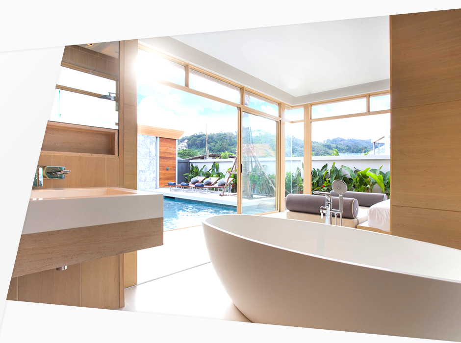 Freestanding Bath with Luxury Bathroom Design