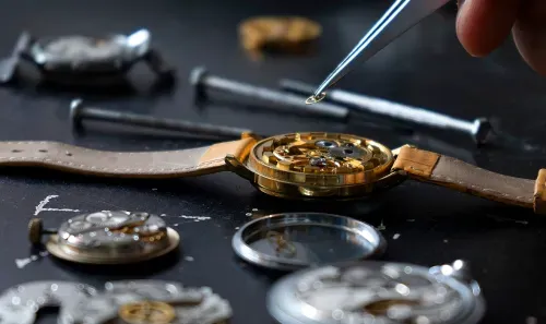 Luxury Watch Maintenance Guide: Cleaning, Servicing & Storing