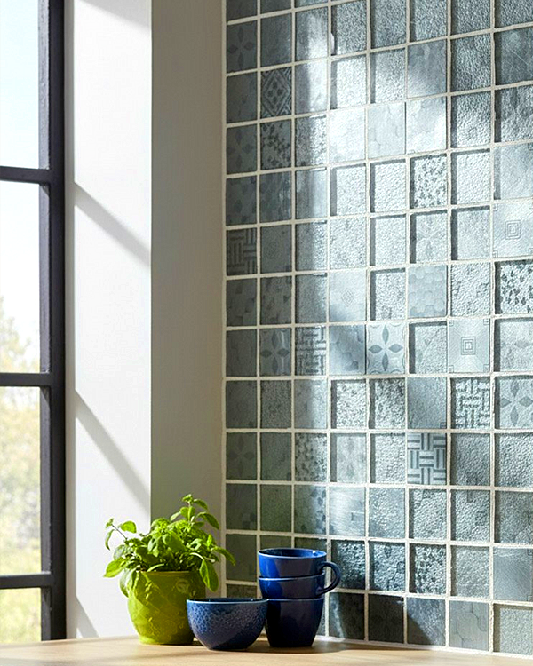 Metallic mosaic tiles