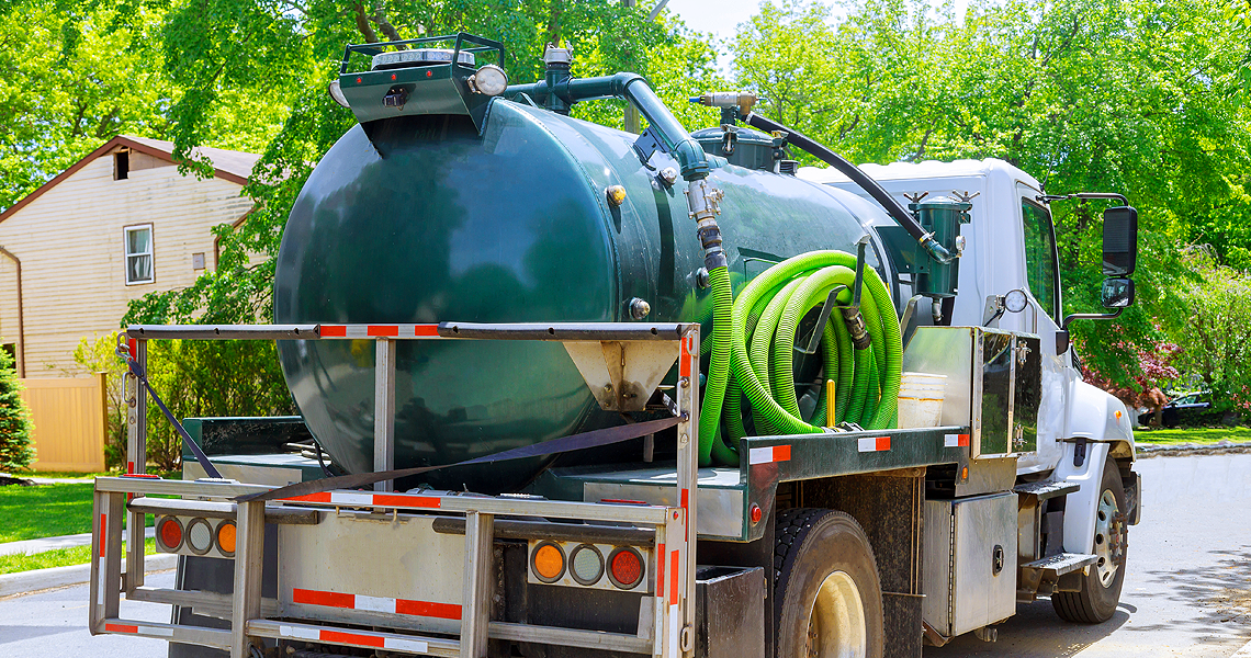 Steel vs. Plastic Waste Oil Tanks