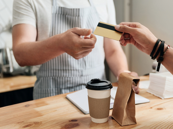 Paying for coffee with gift card